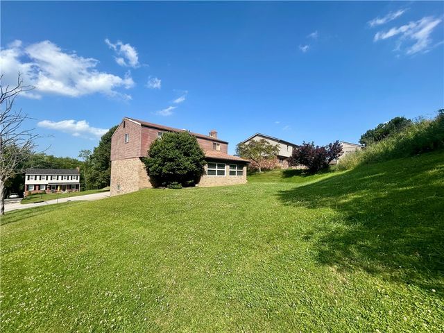 1061 Old Post Rd, South Park, PA 15129