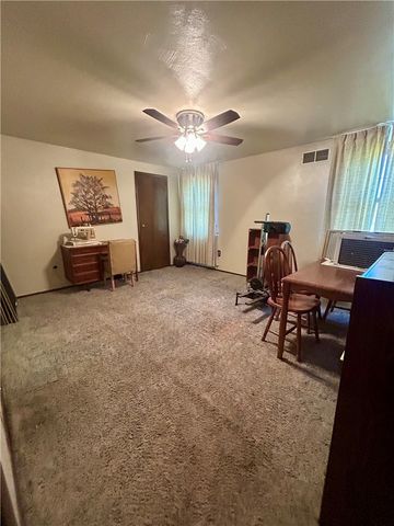 1061 Old Post Rd, South Park, PA 15129