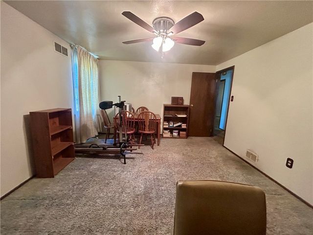1061 Old Post Rd, South Park, PA 15129