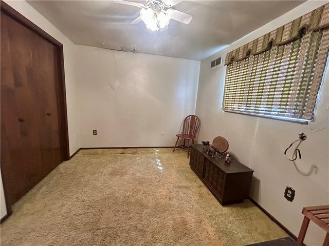 1061 Old Post Rd, South Park, PA 15129