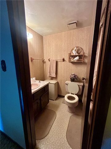 1061 Old Post Rd, South Park, PA 15129