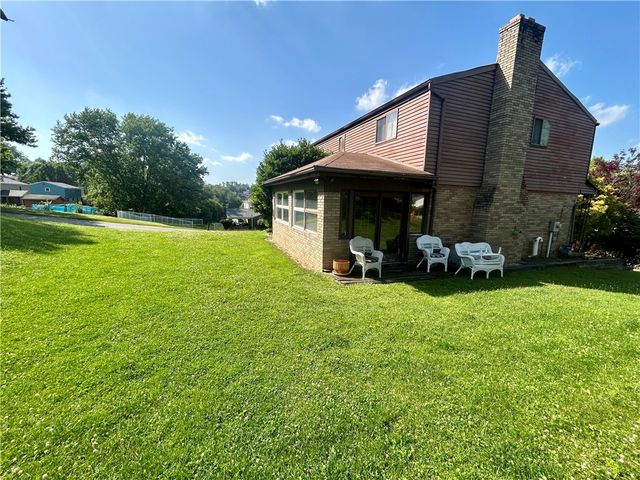 1061 Old Post Rd, South Park, PA 15129