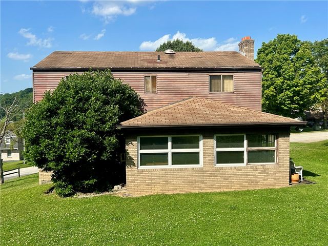 1061 Old Post Rd, South Park, PA 15129