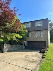 1061 Old Post Rd, South Park, PA 15129