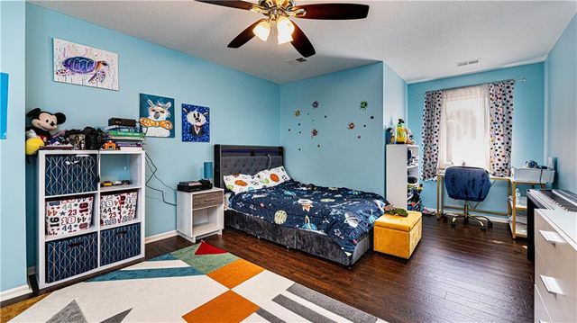 627 NW Timberbrooke Drive, Lee's Summit, MO 64081