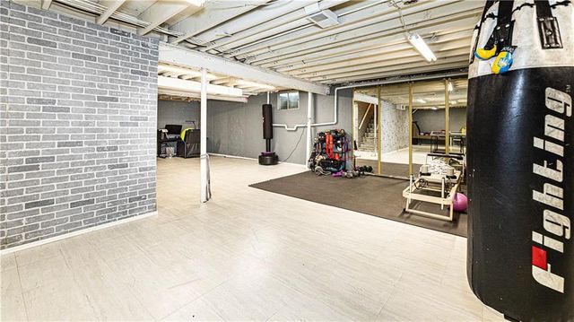 627 NW Timberbrooke Drive, Lee's Summit, MO 64081