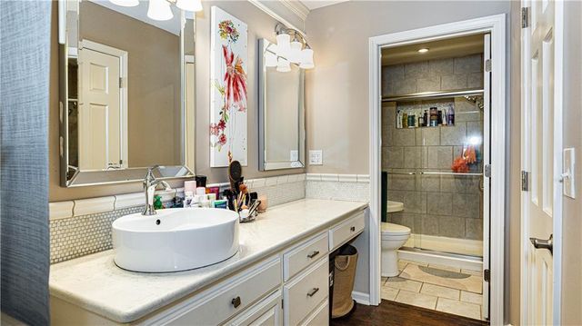 627 NW Timberbrooke Drive, Lee's Summit, MO 64081