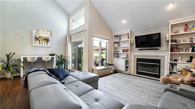 627 NW Timberbrooke Drive, Lee's Summit, MO 64081
