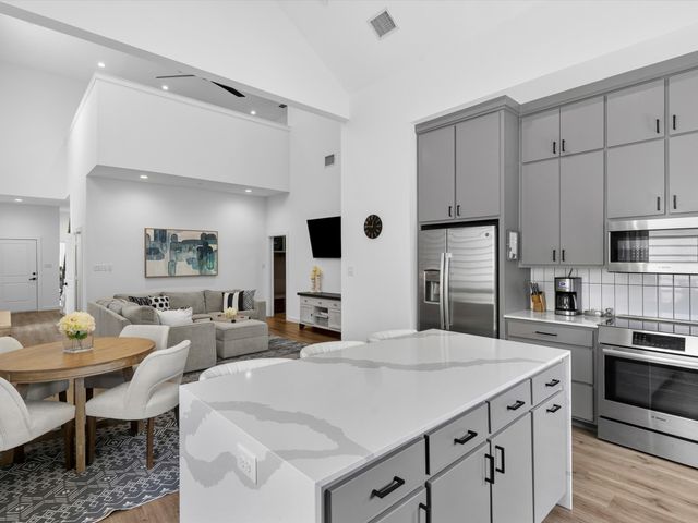 1313 Tillery Court, Grapevine, TX 76051