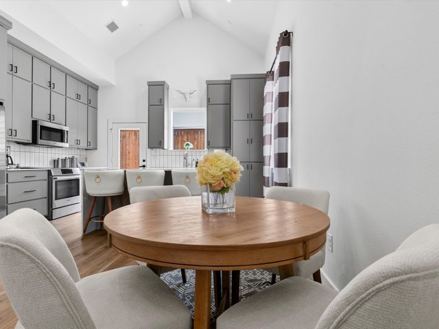 1313 Tillery Court, Grapevine, TX 76051