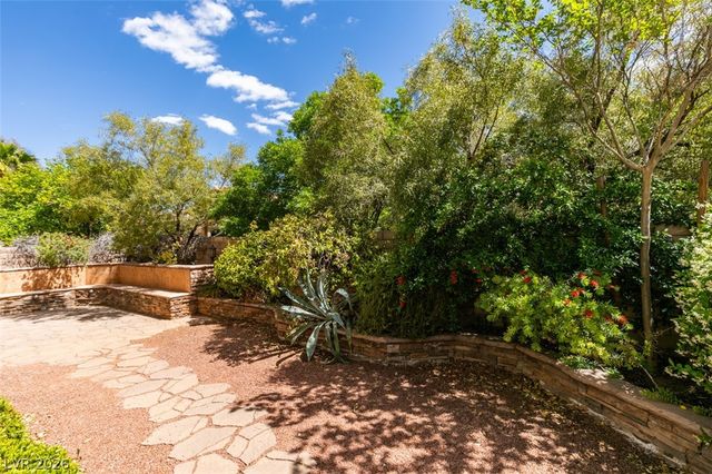 11901 Amistoso Lane, Las Vegas, NV 89138