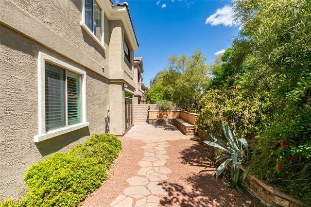 11901 Amistoso Lane, Las Vegas, NV 89138