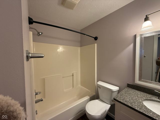 5643 Imperial Woods Circle, Indianapolis, IN 46224