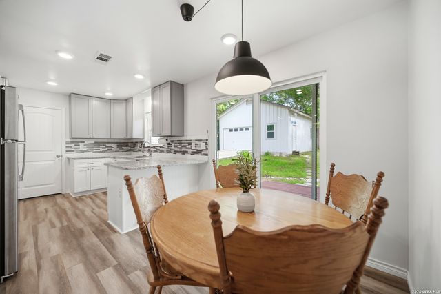 1011 MOREY PEAK DR, San Antonio, TX 78213
