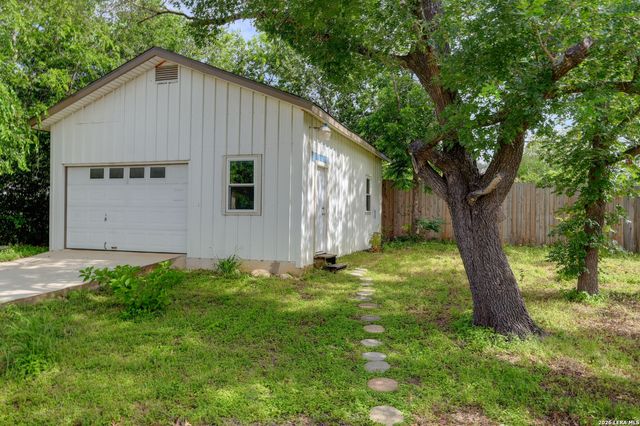 1011 MOREY PEAK DR, San Antonio, TX 78213