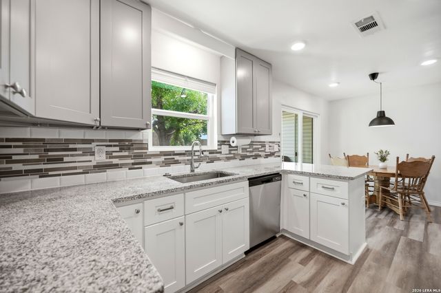 1011 MOREY PEAK DR, San Antonio, TX 78213