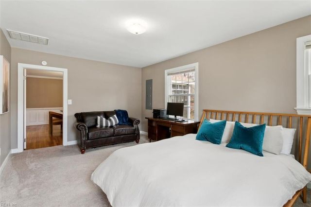 5 Cameron Drive, Newport News, VA 23606