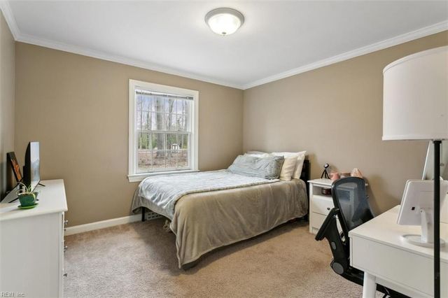 5 Cameron Drive, Newport News, VA 23606