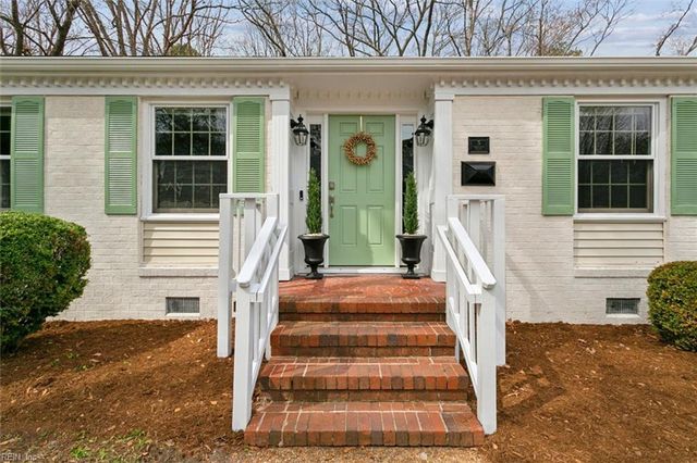 5 Cameron Drive, Newport News, VA 23606