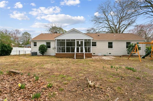 5 Cameron Drive, Newport News, VA 23606
