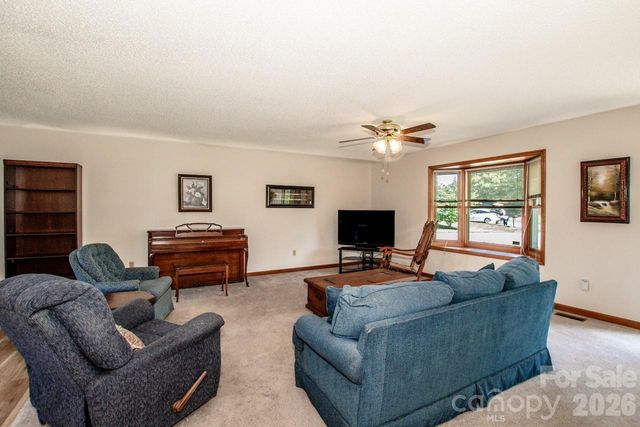 173 Doe Trail Lane, Statesville, NC 28625