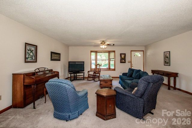 173 Doe Trail Lane, Statesville, NC 28625