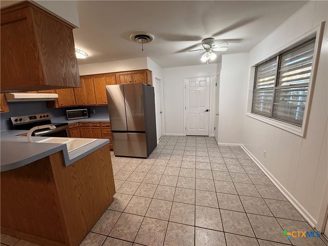 3504 Erwin Avenue, Victoria, TX 77901