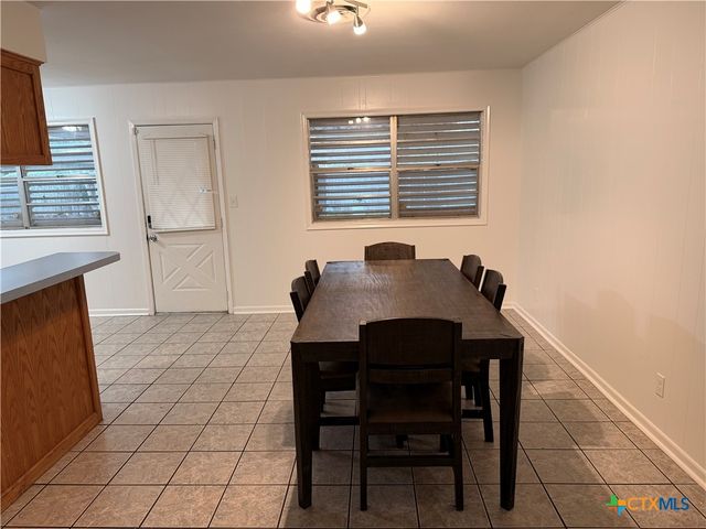 3504 Erwin Avenue, Victoria, TX 77901