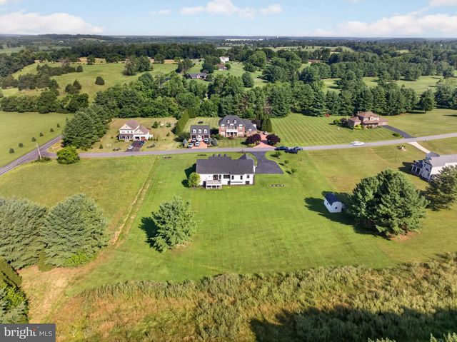 80 BOWLING VIEW RD, Front Royal, VA 22630