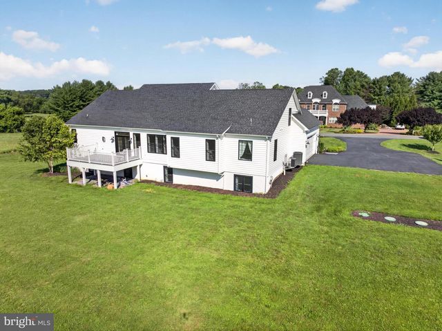 80 BOWLING VIEW RD, Front Royal, VA 22630