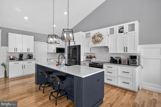 80 BOWLING VIEW RD, Front Royal, VA 22630