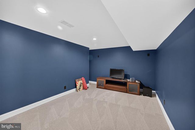 80 BOWLING VIEW RD, Front Royal, VA 22630