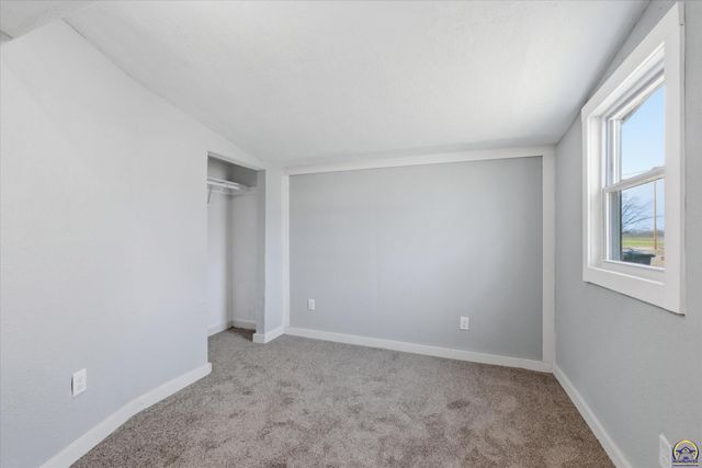 647 NE Grattan ST, Topeka, KS 66116