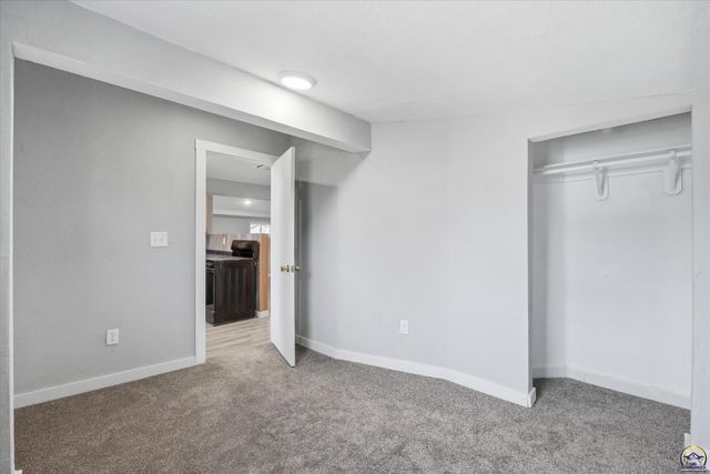 647 NE Grattan ST, Topeka, KS 66116