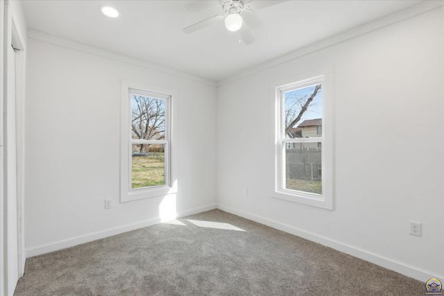 647 NE Grattan ST, Topeka, KS 66116