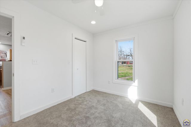 647 NE Grattan ST, Topeka, KS 66116