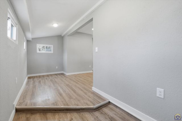 647 NE Grattan ST, Topeka, KS 66116