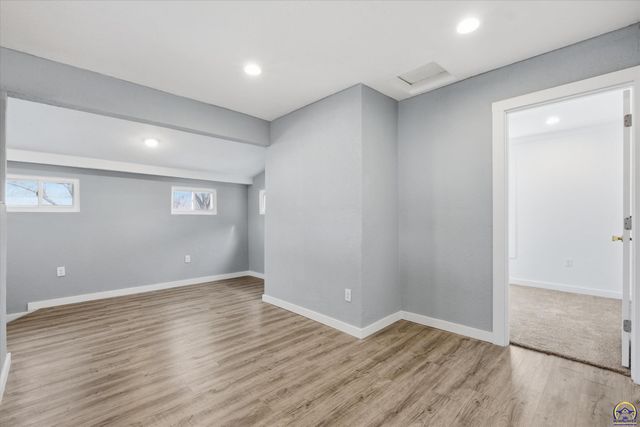 647 NE Grattan ST, Topeka, KS 66116