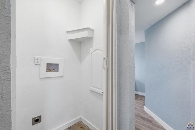 647 NE Grattan ST, Topeka, KS 66116