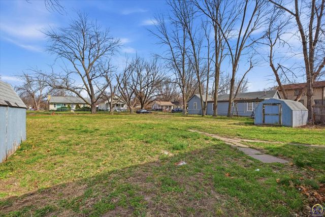 647 NE Grattan ST, Topeka, KS 66116