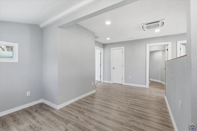 647 NE Grattan ST, Topeka, KS 66116