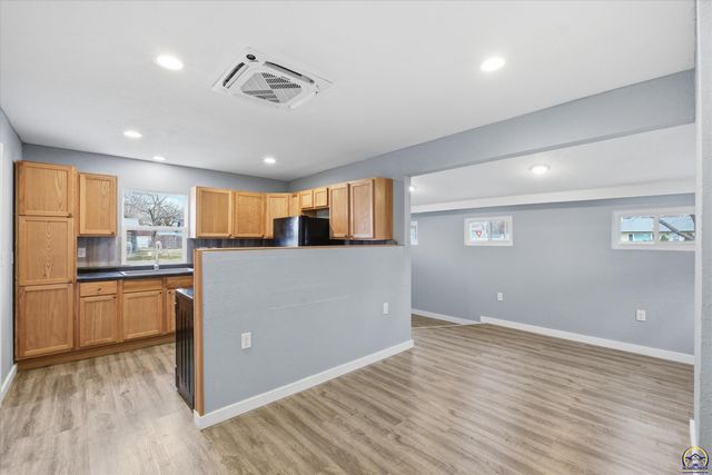 647 NE Grattan ST, Topeka, KS 66116