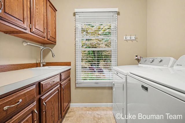 3635 Vienna Stras Street, Laketown Twp, MI 49423