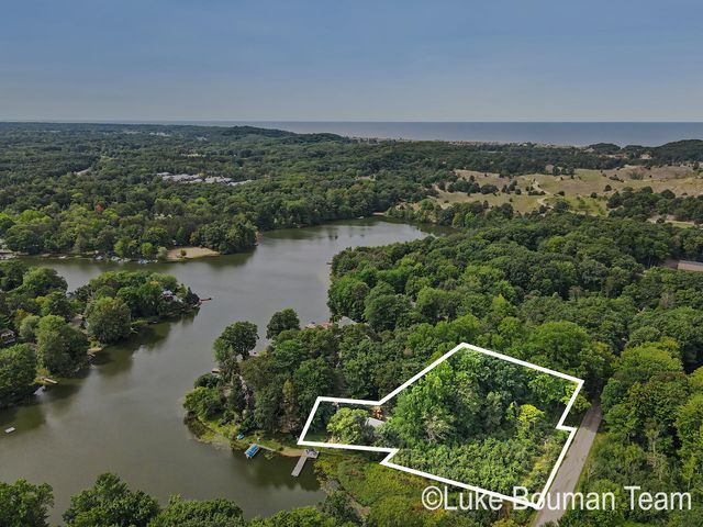 3635 Vienna Stras Street, Laketown Twp, MI 49423
