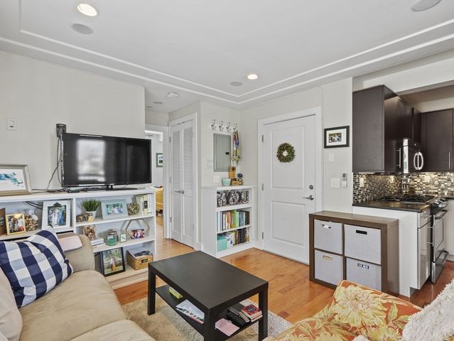 104 D St 2, Boston, MA 02127