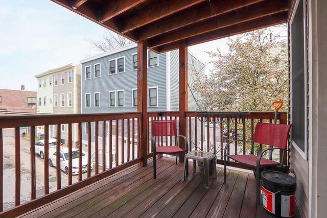 104 D St 2, Boston, MA 02127