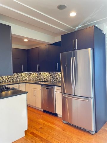 104 D St 2, Boston, MA 02127