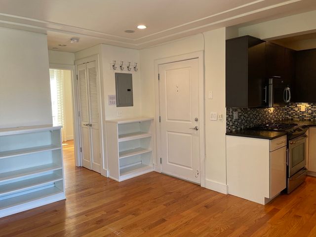 104 D St 2, Boston, MA 02127
