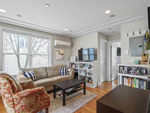 104 D St 2, Boston, MA 02127