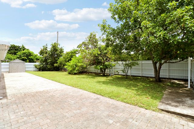 2488 Pineway Drive, West Palm Beach, FL 33415